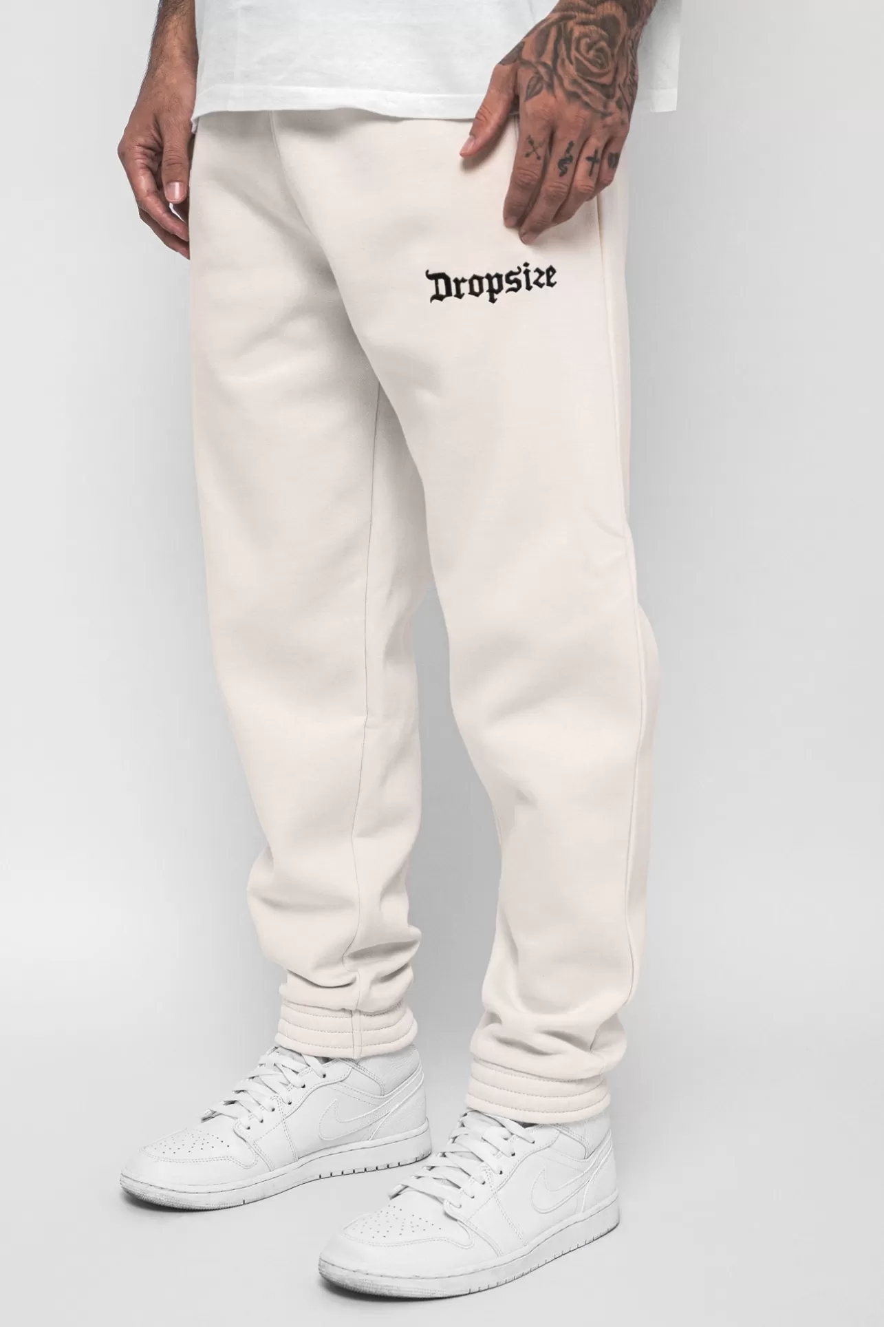 Dropsize EMBO V2 JOGGER COCONUT MILK* Jogging