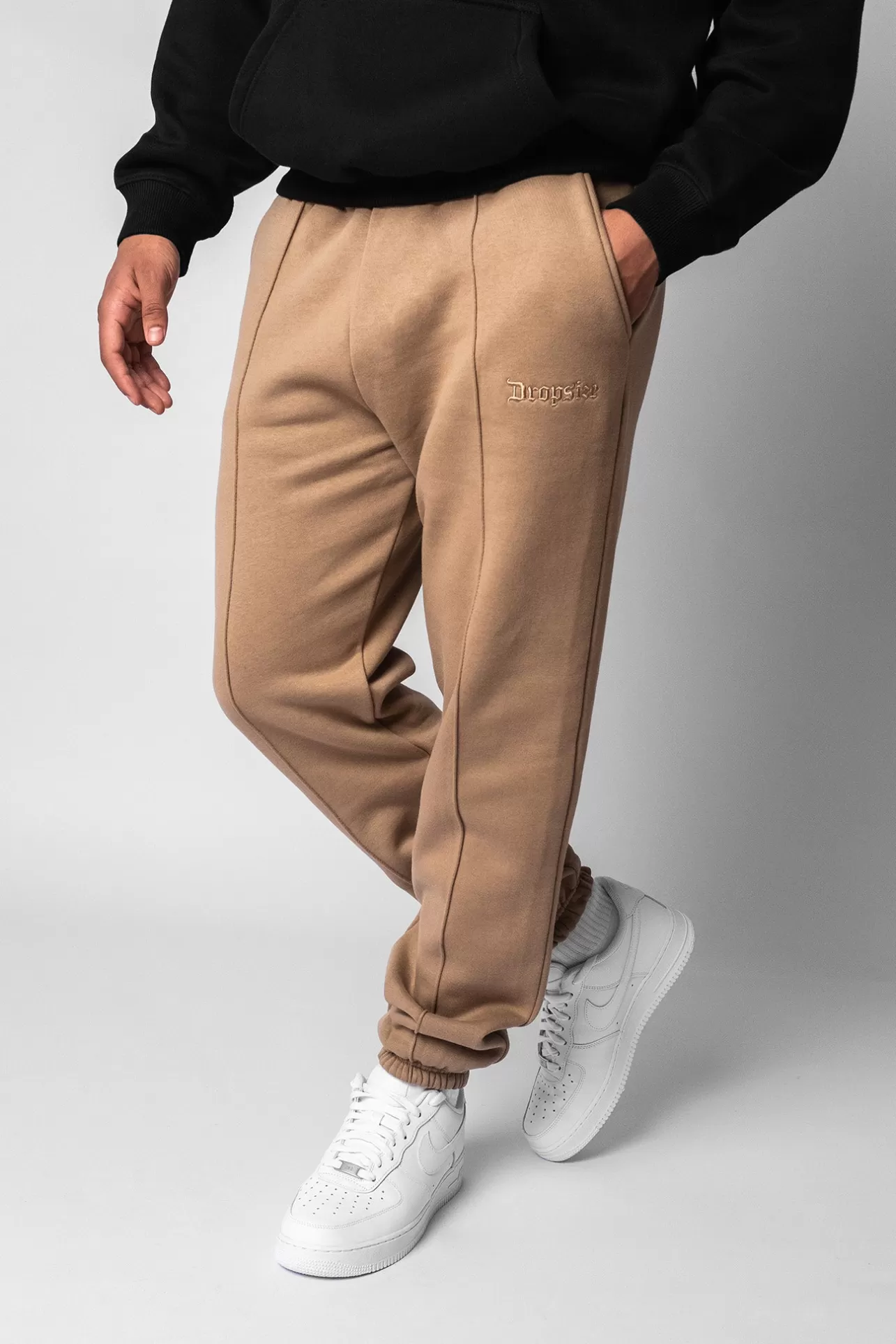 Dropsize HEAVY EMBO SWEAT PANT SAND* Jogging