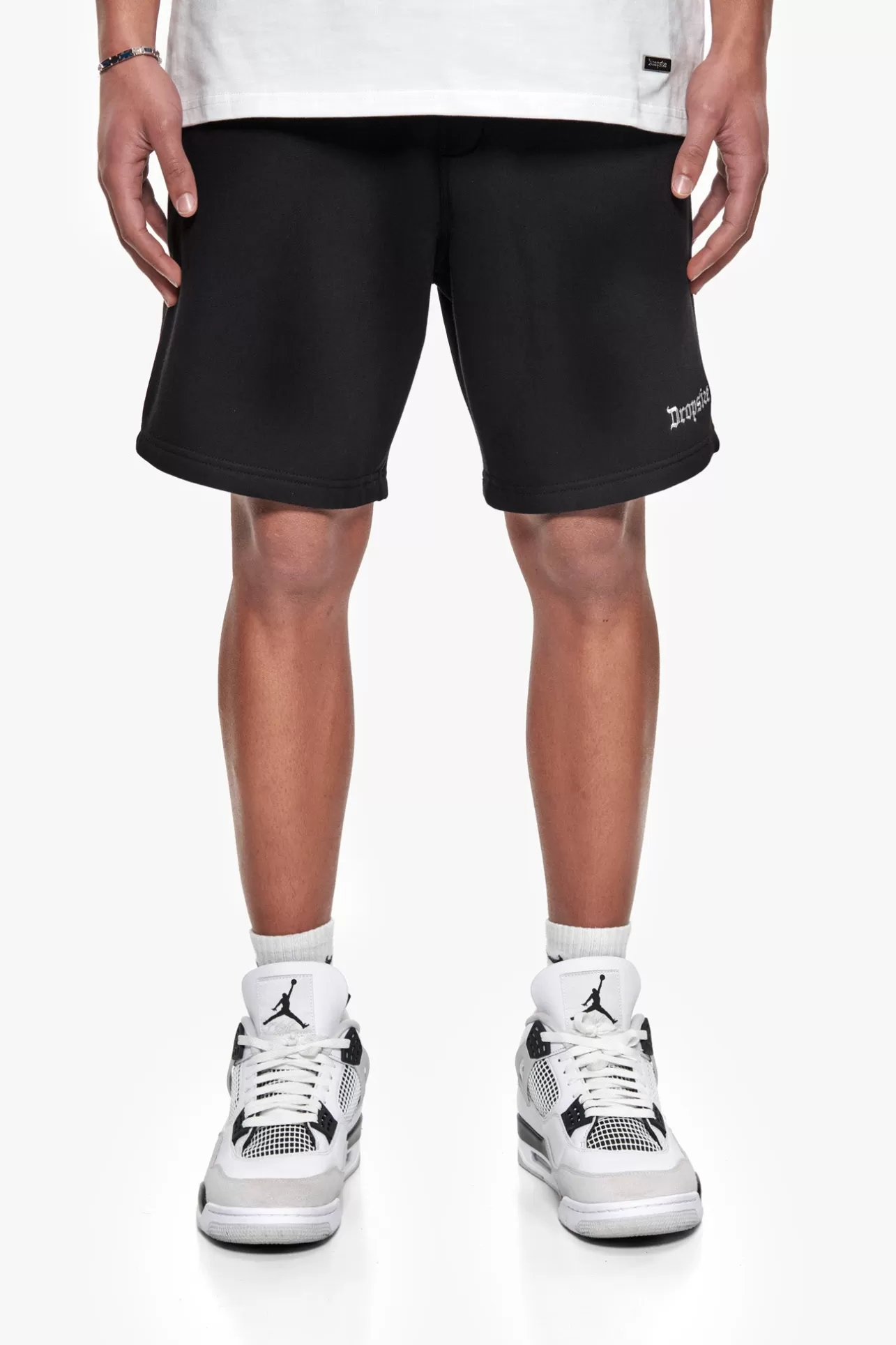 Dropsize HEAVY EMBO SWEATSHORTS BLACK* Shorts