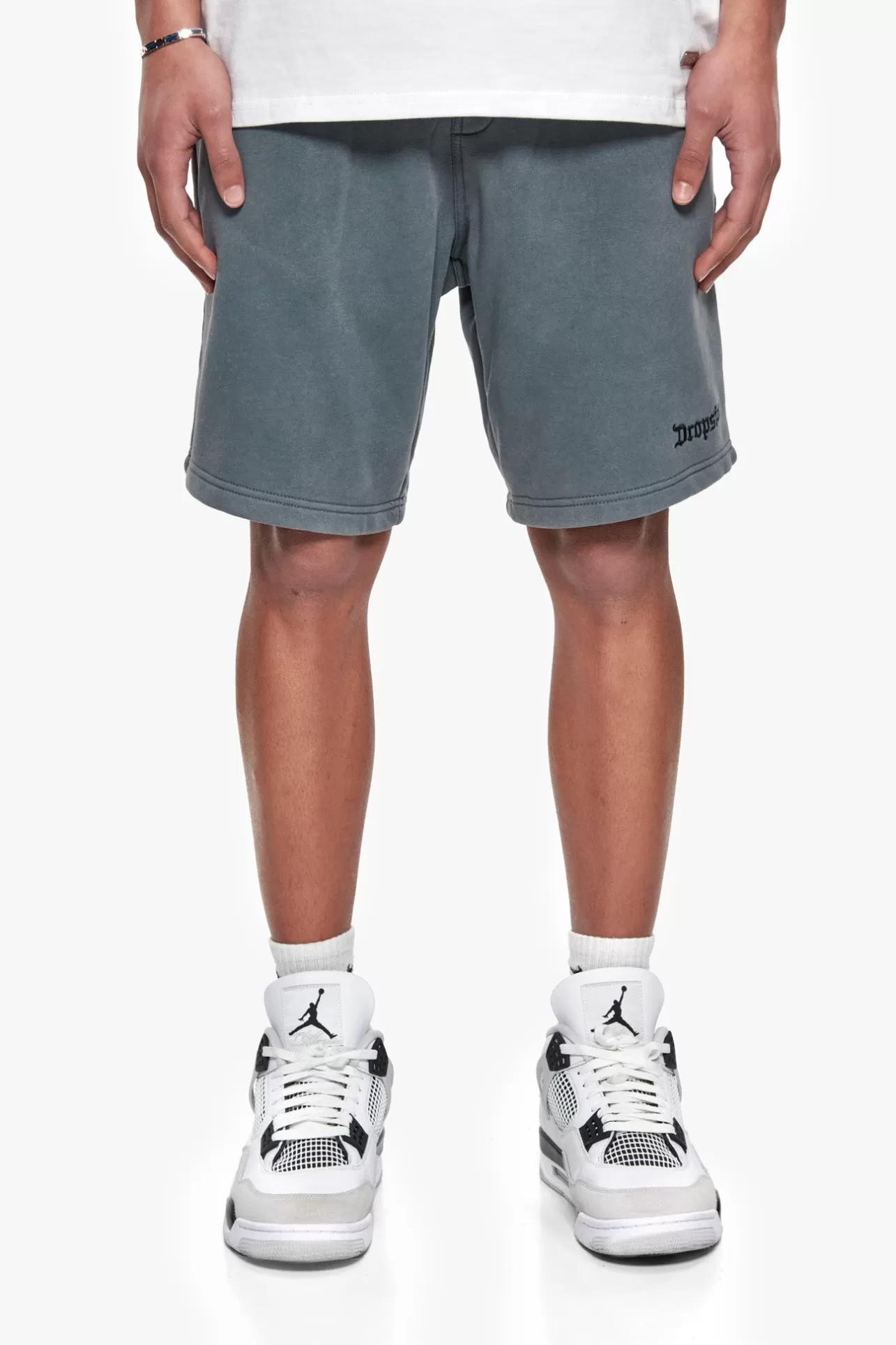 Dropsize HEAVY EMBO SWEATSHORTS WASHED GREY* Shorts