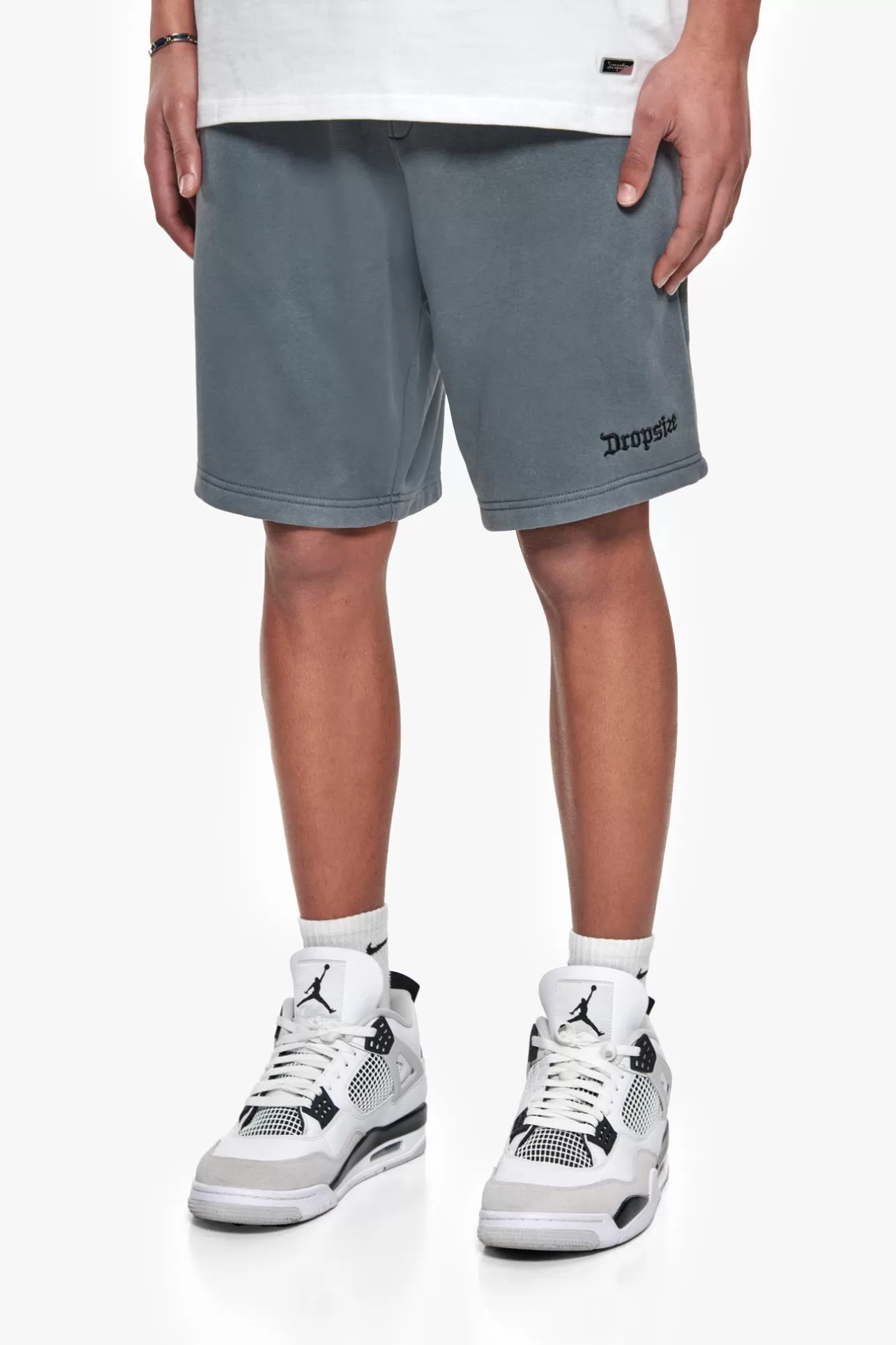 Dropsize HEAVY EMBO SWEATSHORTS WASHED GREY* Shorts