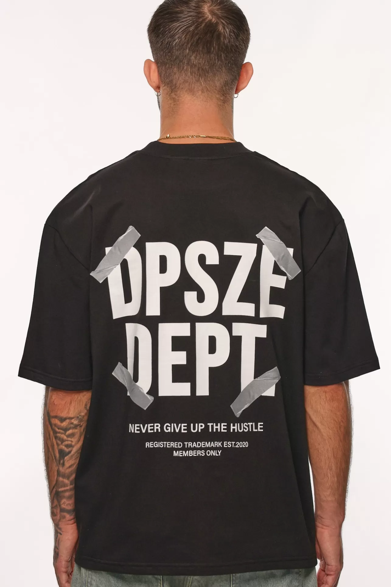 Dropsize HEAVY NEVER GIVE UP T-SHIRT BLACK* T Shirt