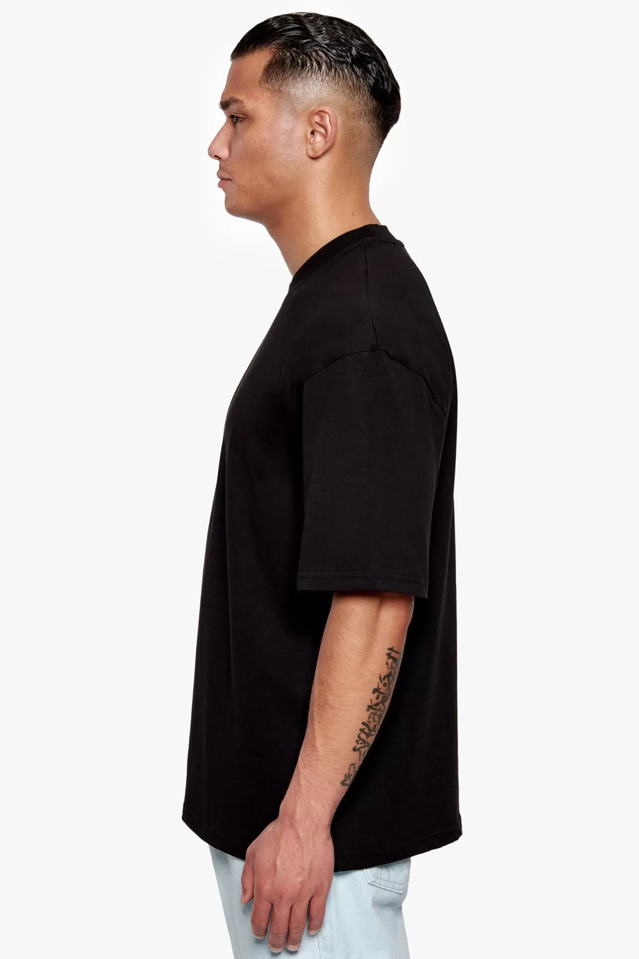 Dropsize HEAVY OVERSIZE CURVED HD LOGO T-SHIRT BLACK* T Shirt