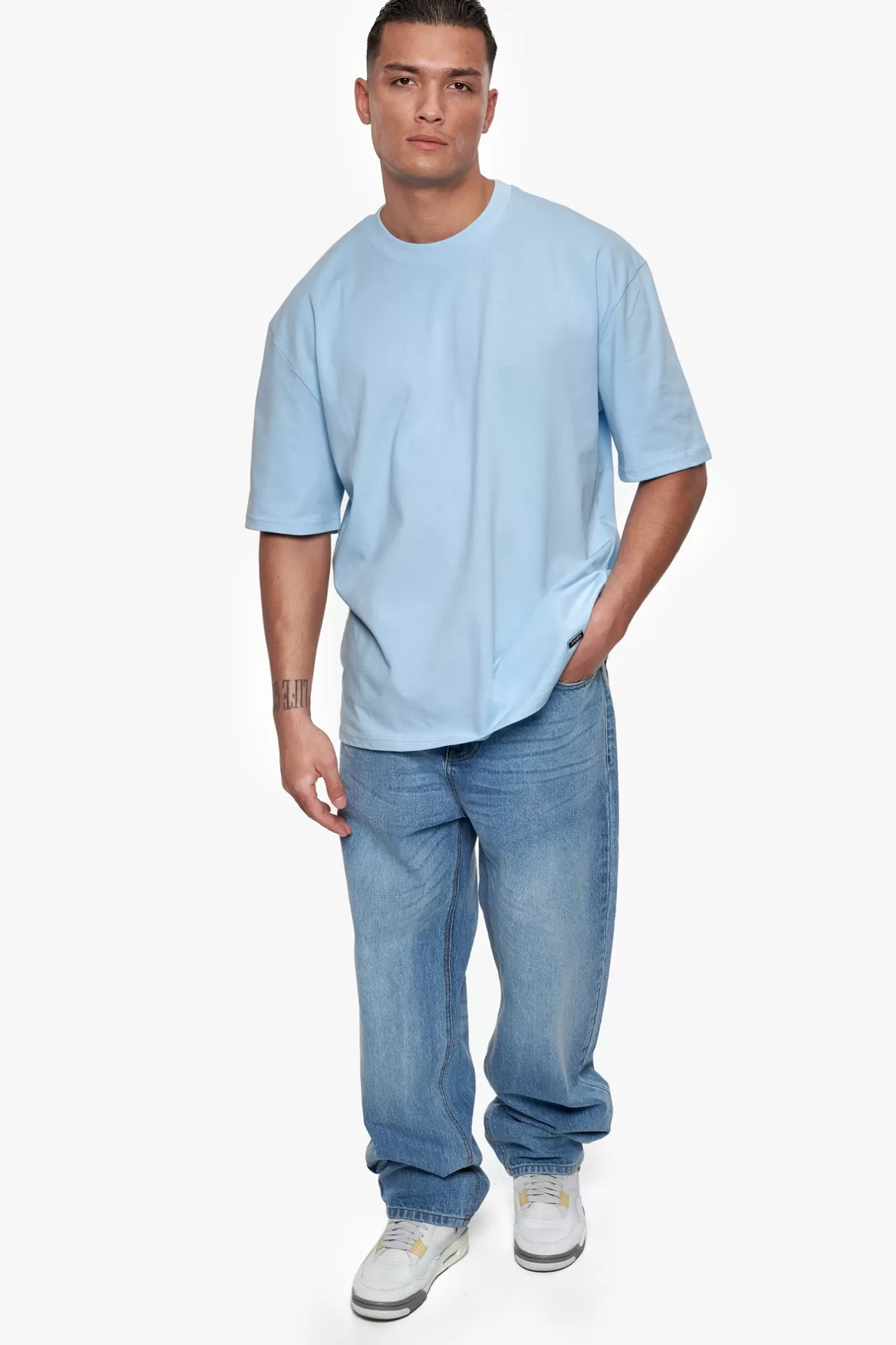 Dropsize HEAVY OVERSIZE METAL PATCH BASIC T-SHIRT BABY BLUE* T Shirt