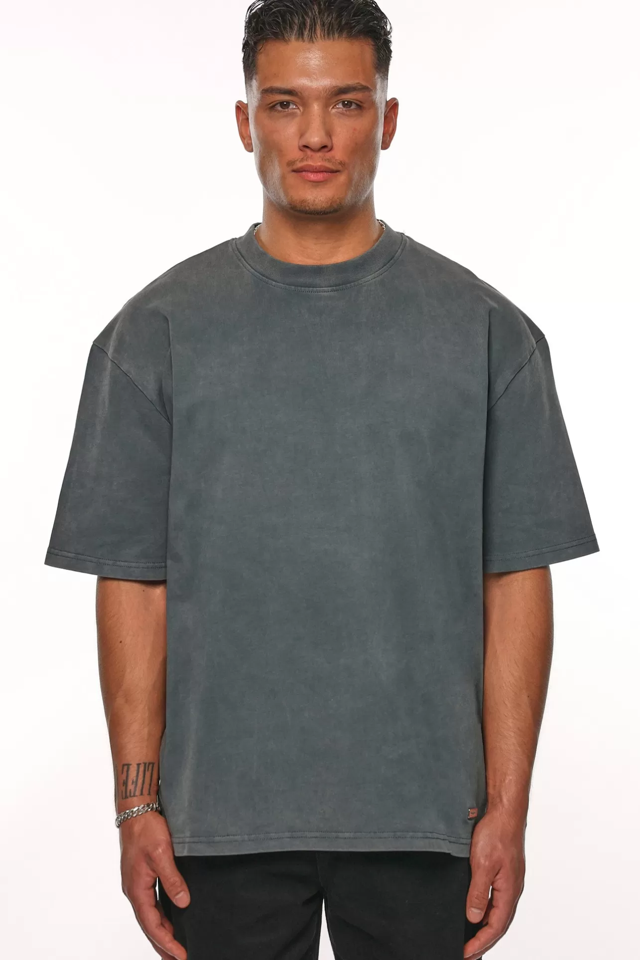 Dropsize HEAVY OVERSIZE METAL PATCH BASIC T-SHIRT WASHED GREY* T Shirt